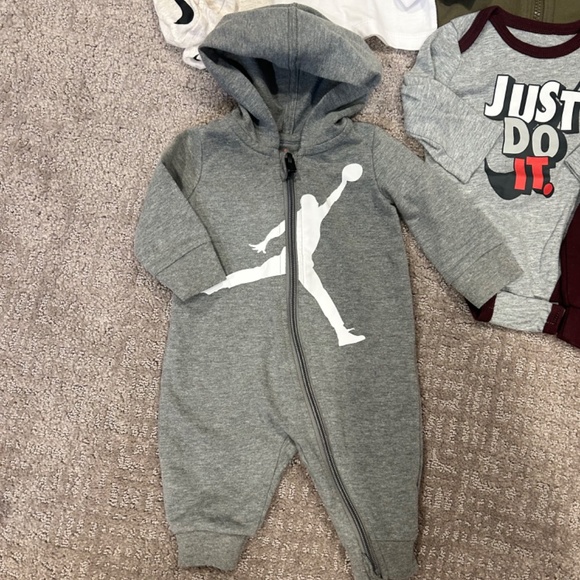 Newborn/3Mo Nike/Air Jordan Bundle - Picture 5 of 12
